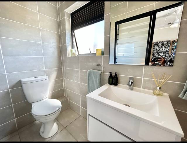 2 BEDROOM APARTMENT TO LET IN BALLITO CENTRAL